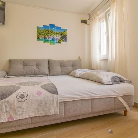 Studio Apartman Monika Hotel Baska Voda Ngoại thất bức ảnh