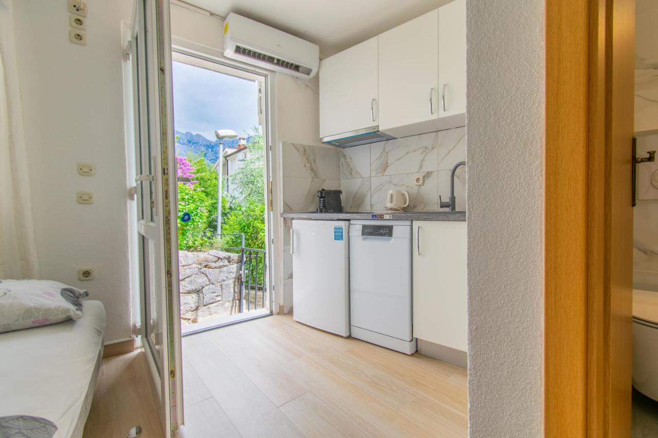 Studio Apartman Monika Hotel Baska Voda Ngoại thất bức ảnh
