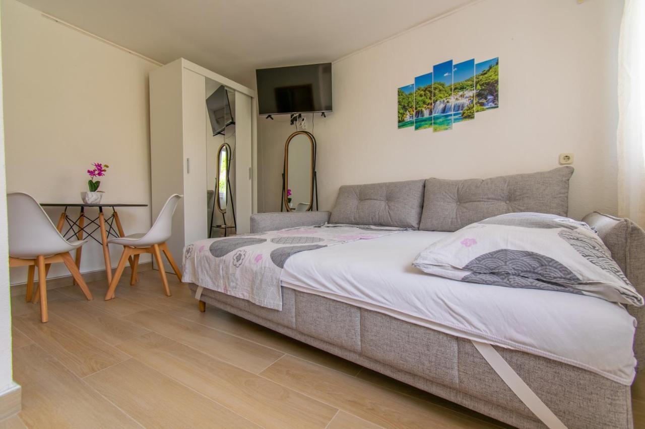 Studio Apartman Monika Hotel Baska Voda Ngoại thất bức ảnh